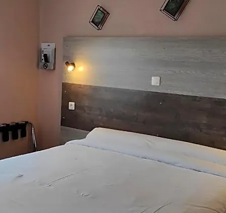 Hotel Du 6 Juin 3*